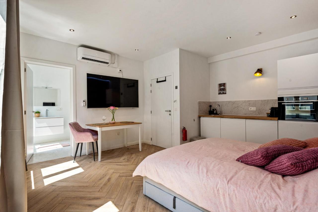 אנטוורפן Suite City Center In Quiet Street & Airco מראה חיצוני תמונה